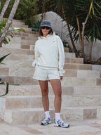 Buttergelbe Lounge-Shorts