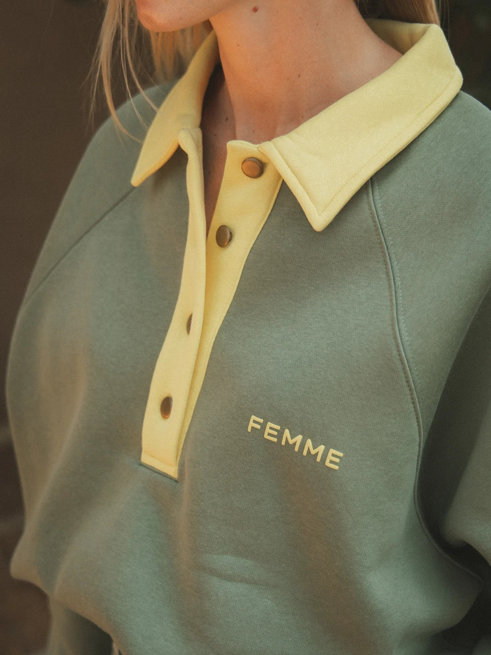 Gelber Damen-Polopullover