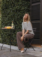 Weiß gestreiftes T-Shirt