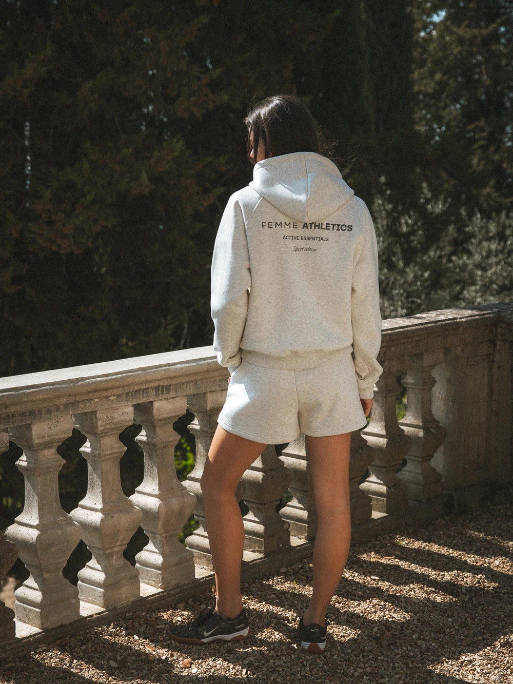 Hellgraue Damen-Shorts
