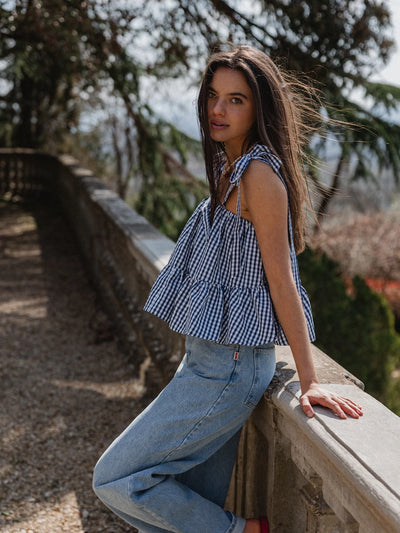 Marineblaues Gingham Rüschentop