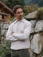 Beigefarbenes Strickpolo mit V-Ausschnitt