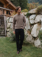 Dunkelbrauner Oversize-Strickpullover