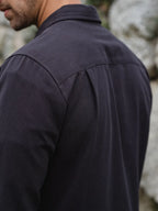 Dunkelgraues Baumwollhemd