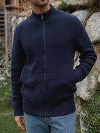 Marineblaue Strickweste