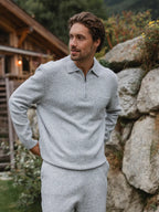 Graues Strick-Polohemd mit Tasche