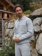 Graues Strick-Polohemd mit Tasche