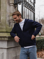 Marineblaue Taucherweste in Übergröße