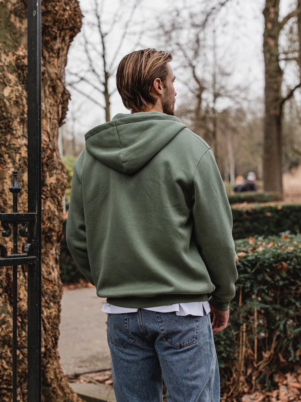 Grüner Oversize-Cardigan mit charakteristischem Muster