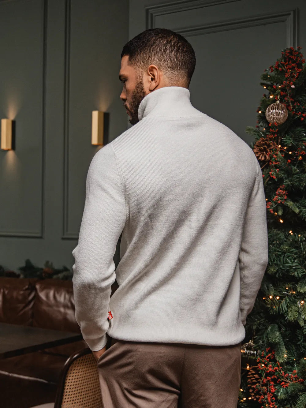 Off-White Rippstrickpullover mit halbem Reißverschluss