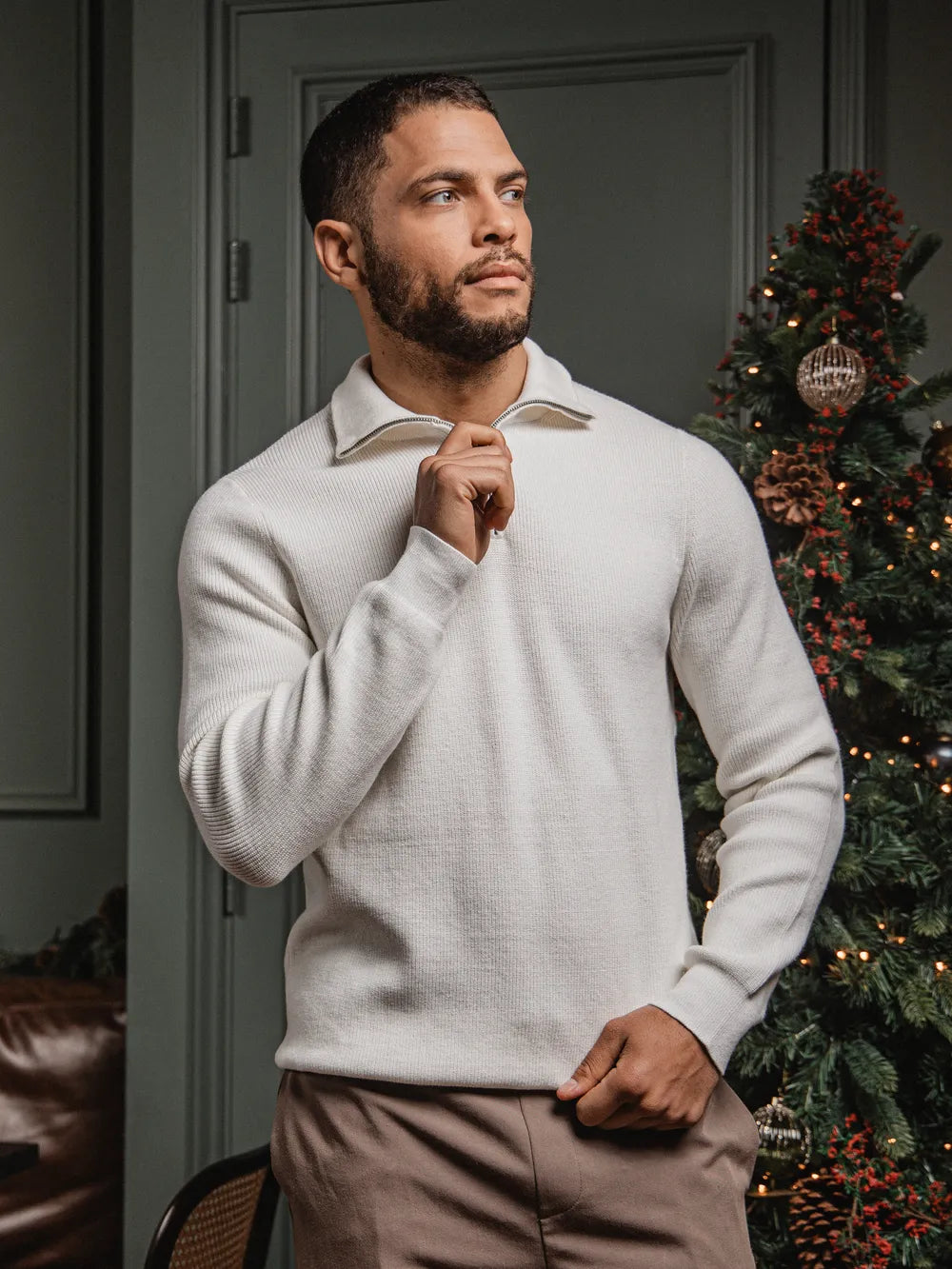 Off-White Rippstrickpullover mit halbem Reißverschluss