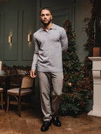 Grau melierter Wollpullover mit V-Ausschnitt