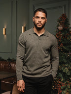 Grün melierter Wollpullover mit V-Ausschnitt