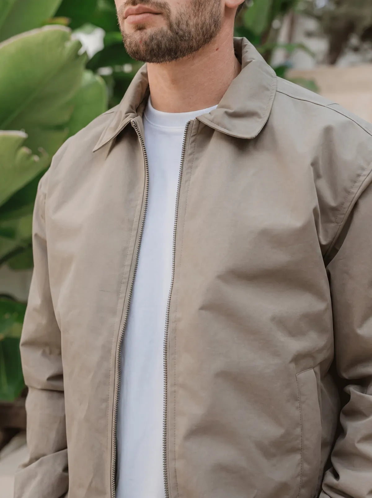 Olivgrüne, wattierte Coach-Jacke mit Reißverschluss