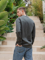 Grünes Strick-Langarm-V-Polo