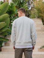 Grauer Oversize-Langarmpullover