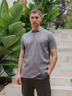 Hellbrauner Strickpoloknopf