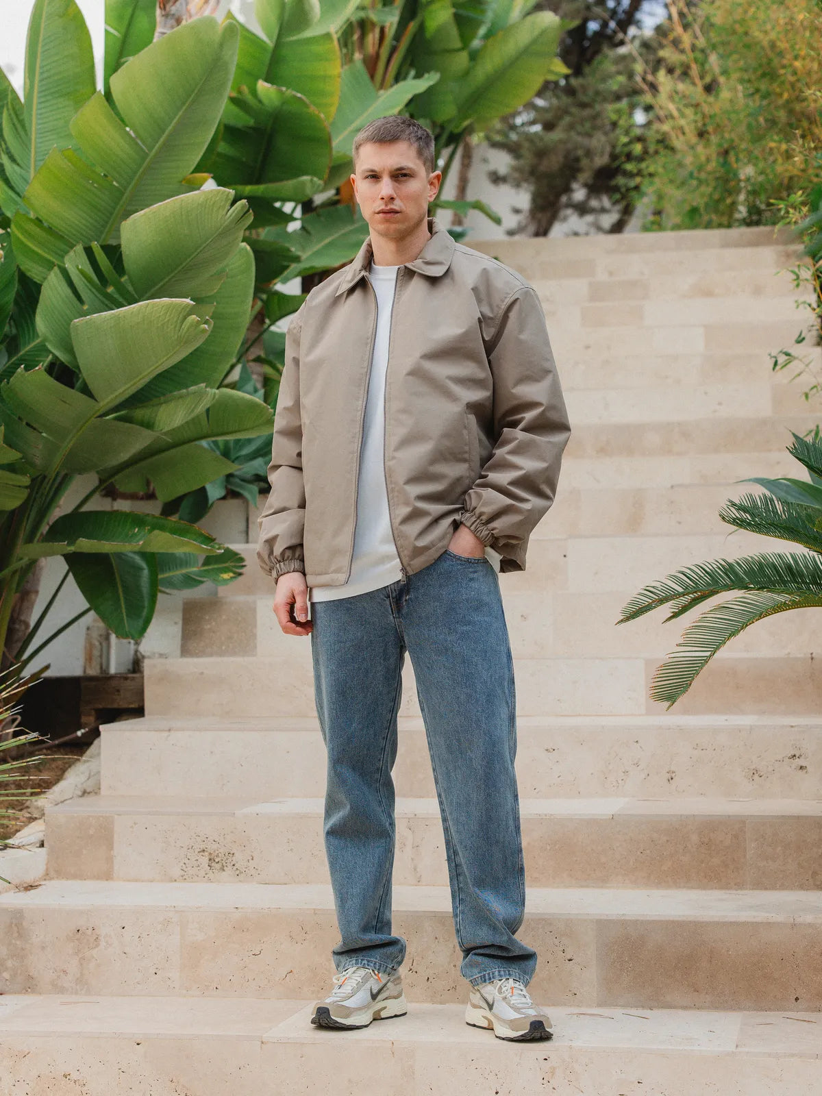 Olivgrüne, wattierte Coach-Jacke mit Reißverschluss