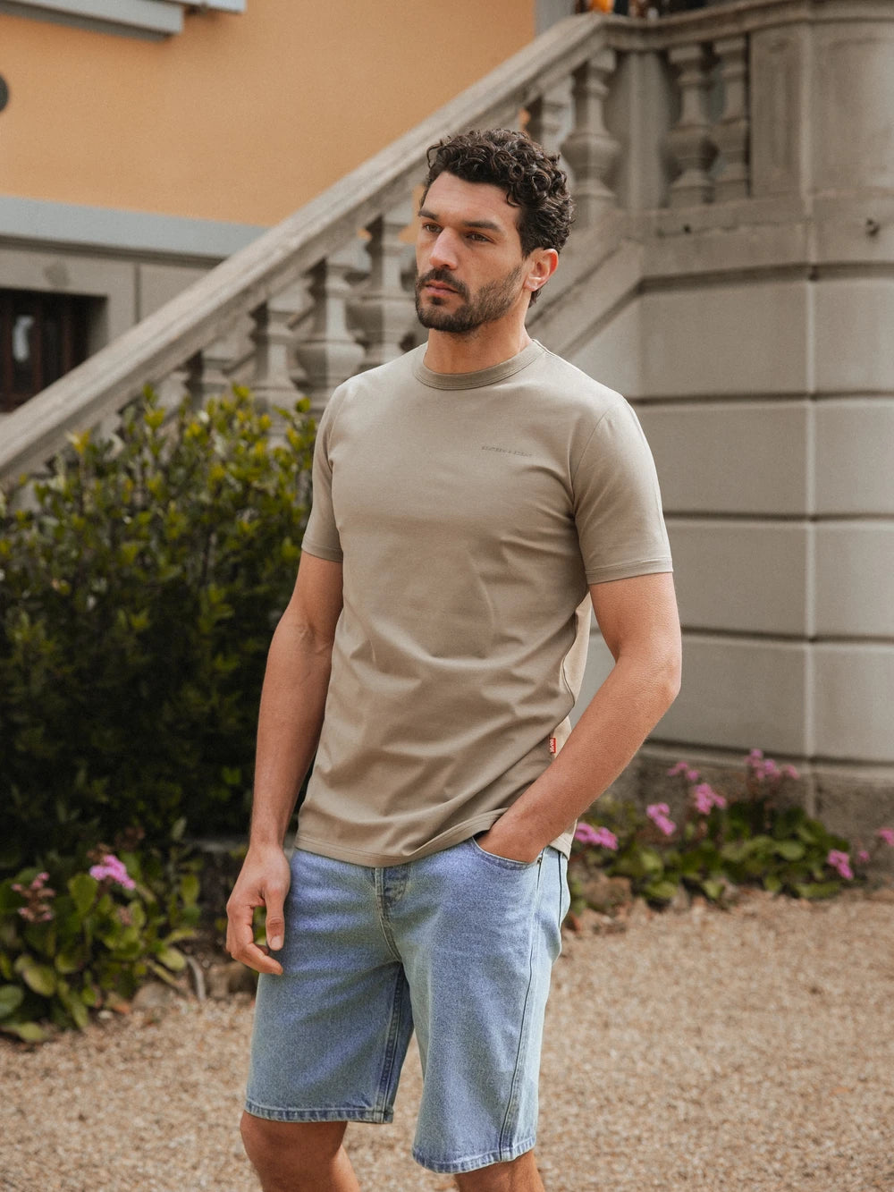 Army Sixteen Slimfit T-Shirt