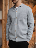 Graue, strukturierte Knopfleiste