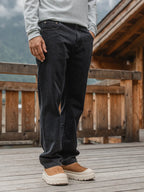 Verwaschene schwarze Jeans