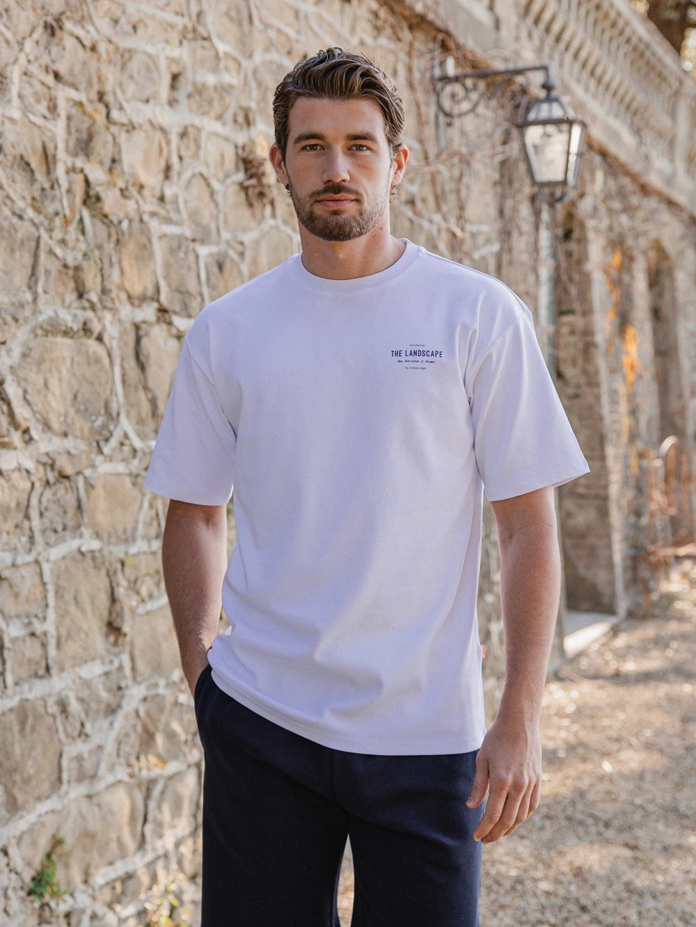 Weißes Oversize T-Shirt mit Landschaftsmotiv