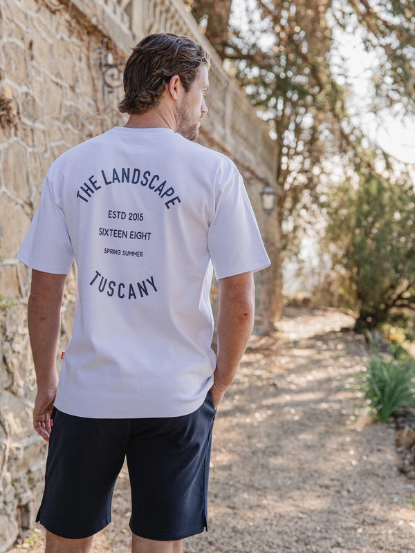 Weißes Oversize T-Shirt mit Landschaftsmotiv
