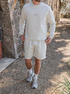 Hellgrauer Oversized-Pullover mit Landschaftsmotiv