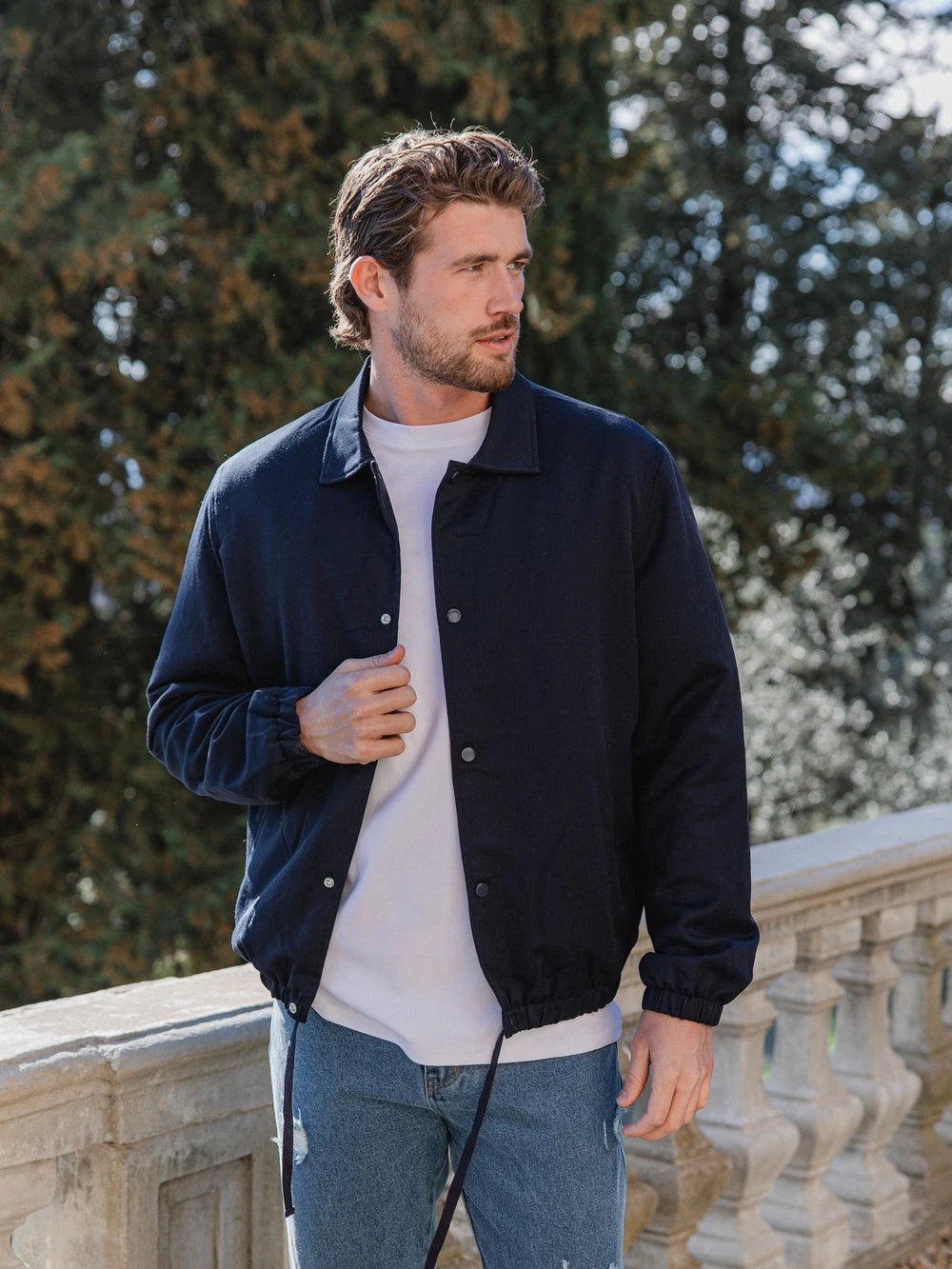 Marineblaue Coach-Jacke