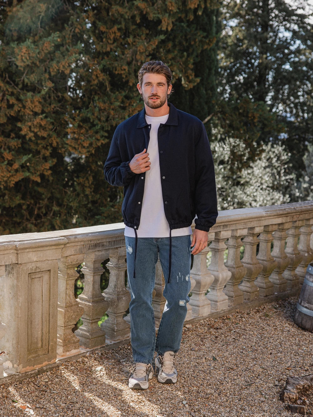 Marineblaue Coach-Jacke