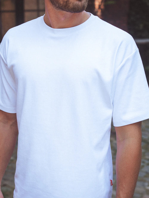 Weißes Oversize-T-Shirt