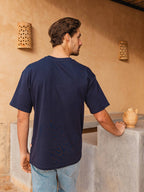 Marineblaues Oversize-T-Shirt mit Text