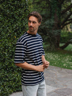 Übergroßes T-Shirt mit marineblauen Streifen