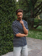 Übergroßes T-Shirt mit marineblauen Streifen