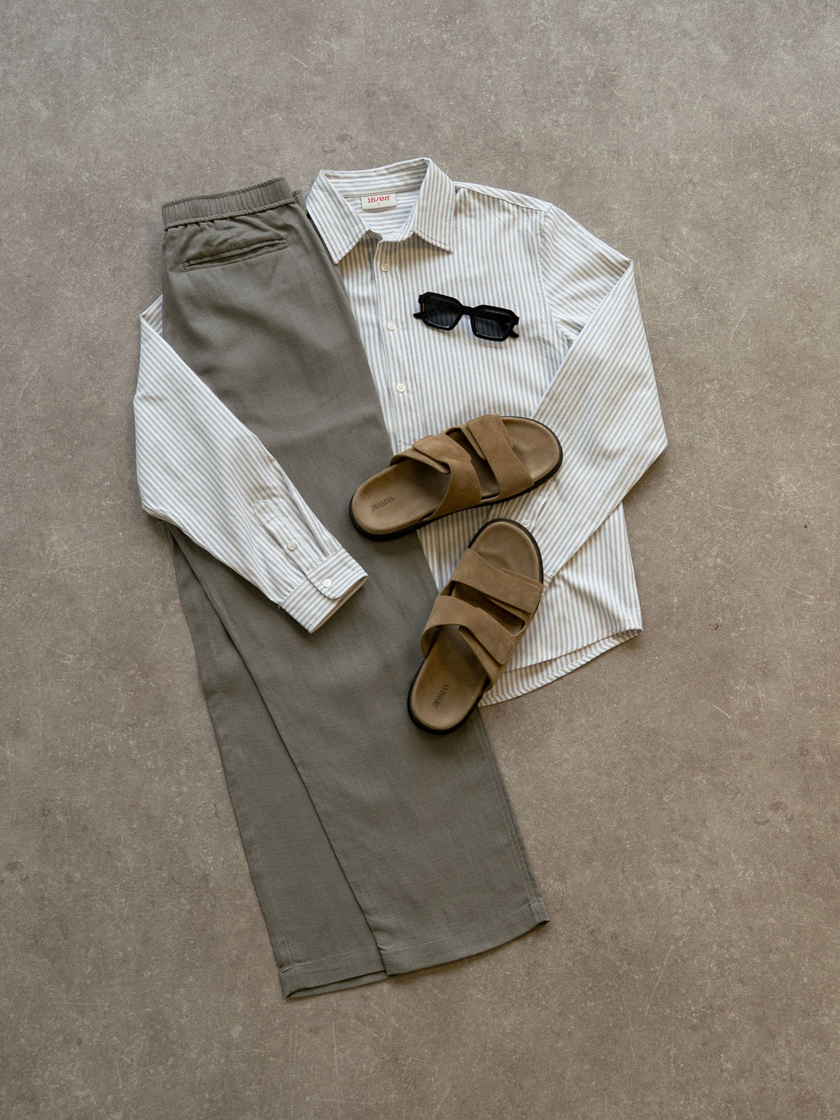 Taupefarbenes Leinen-Outfit