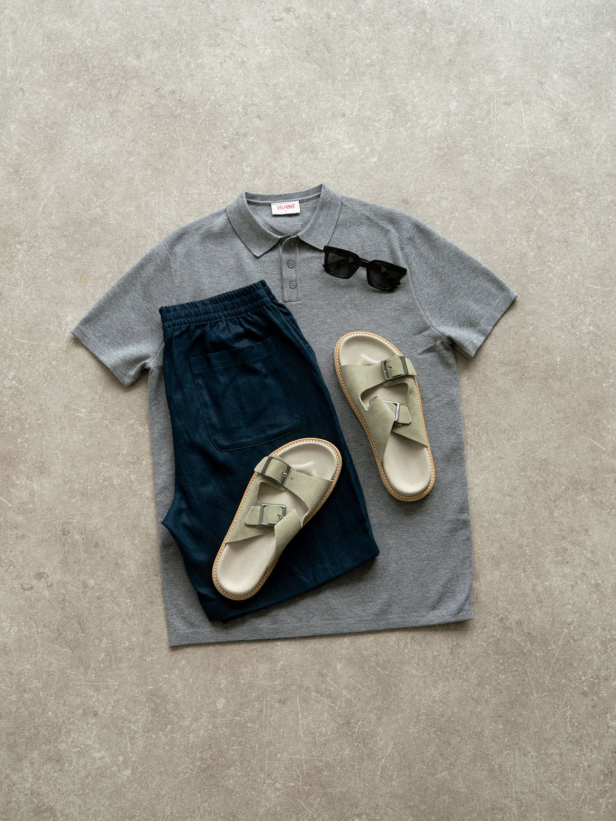 Graues Woll-Outfit