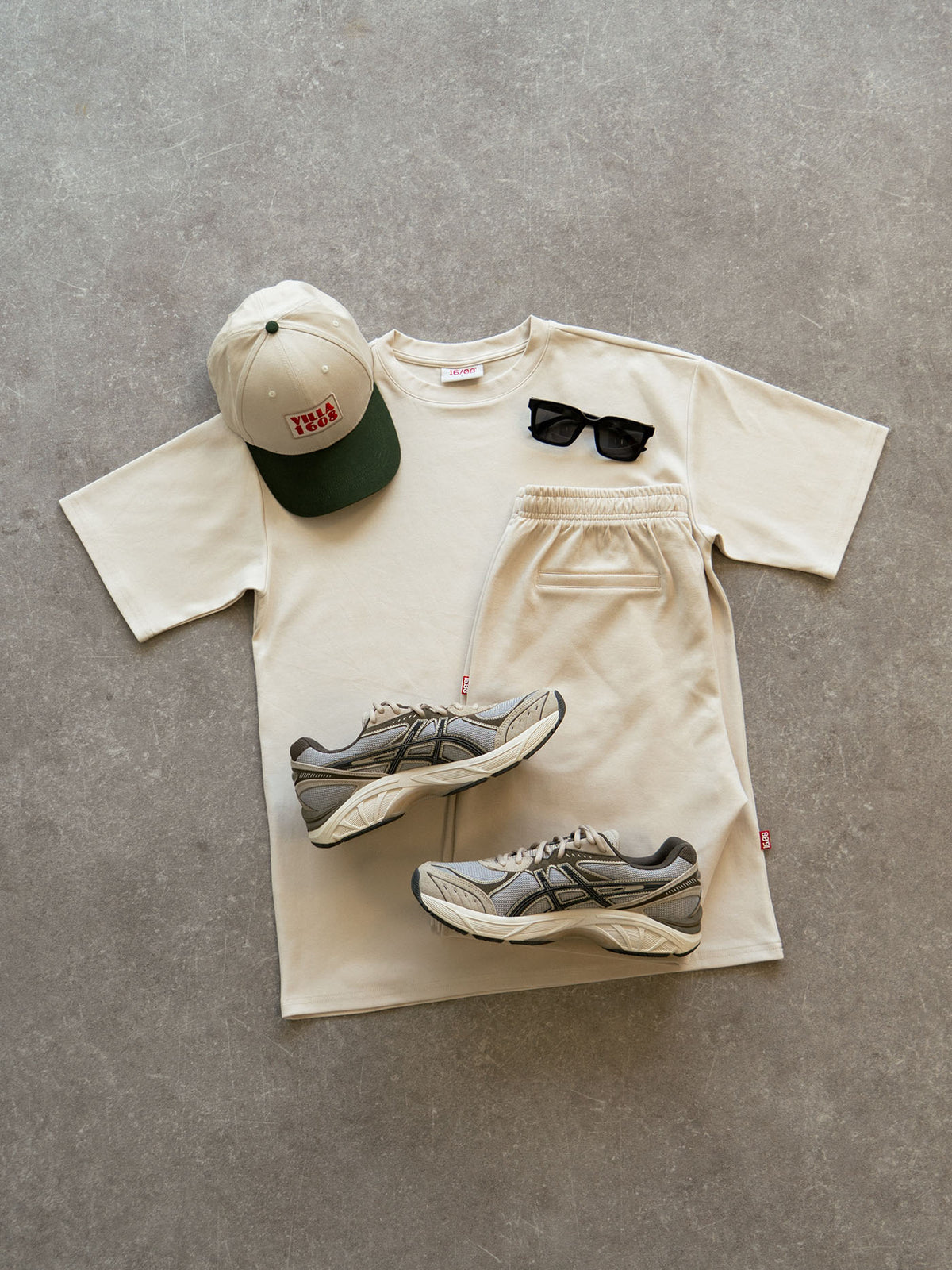 Beiges Sommer-Outfit