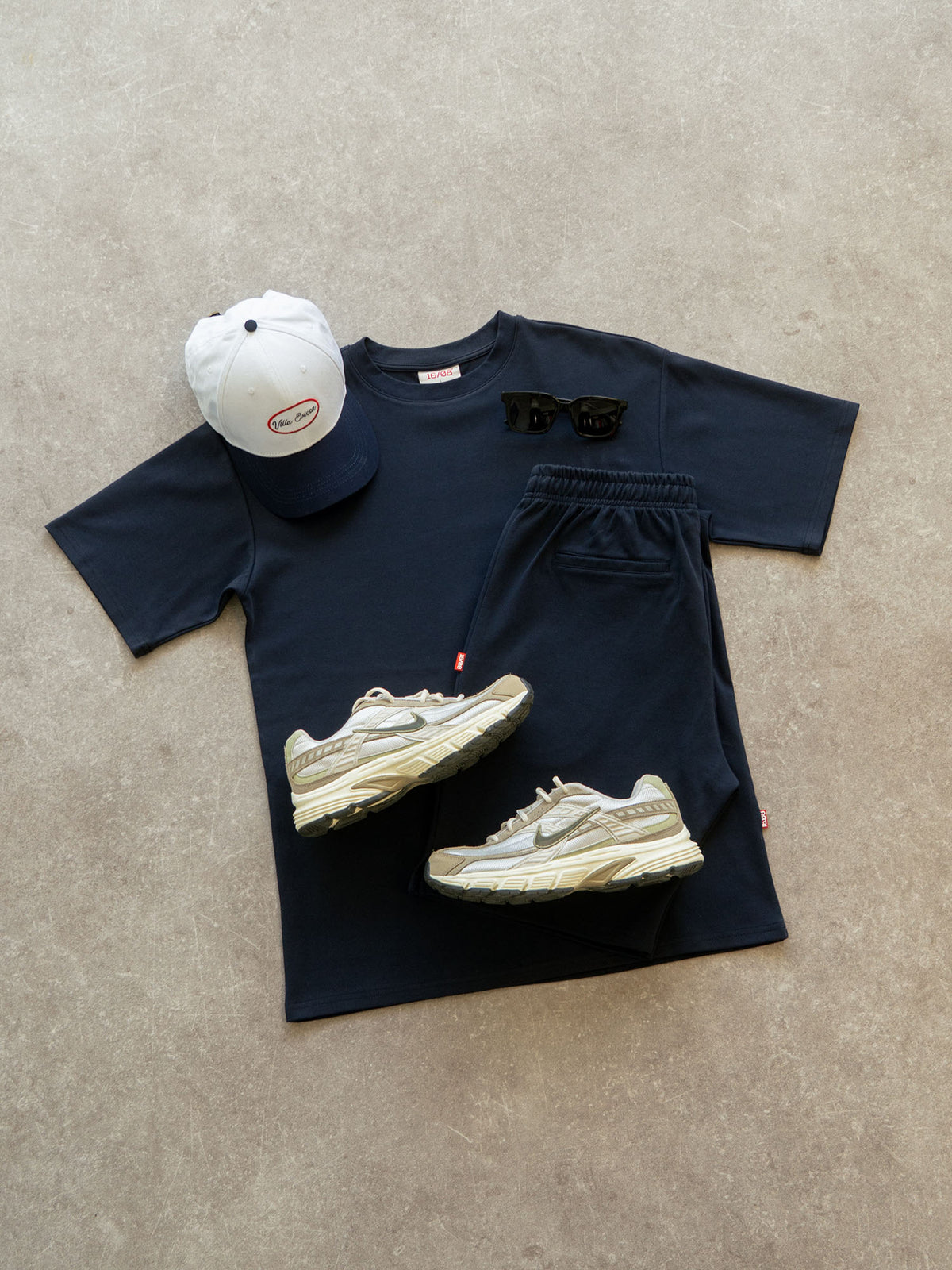 Marine-Sommer-Outfit