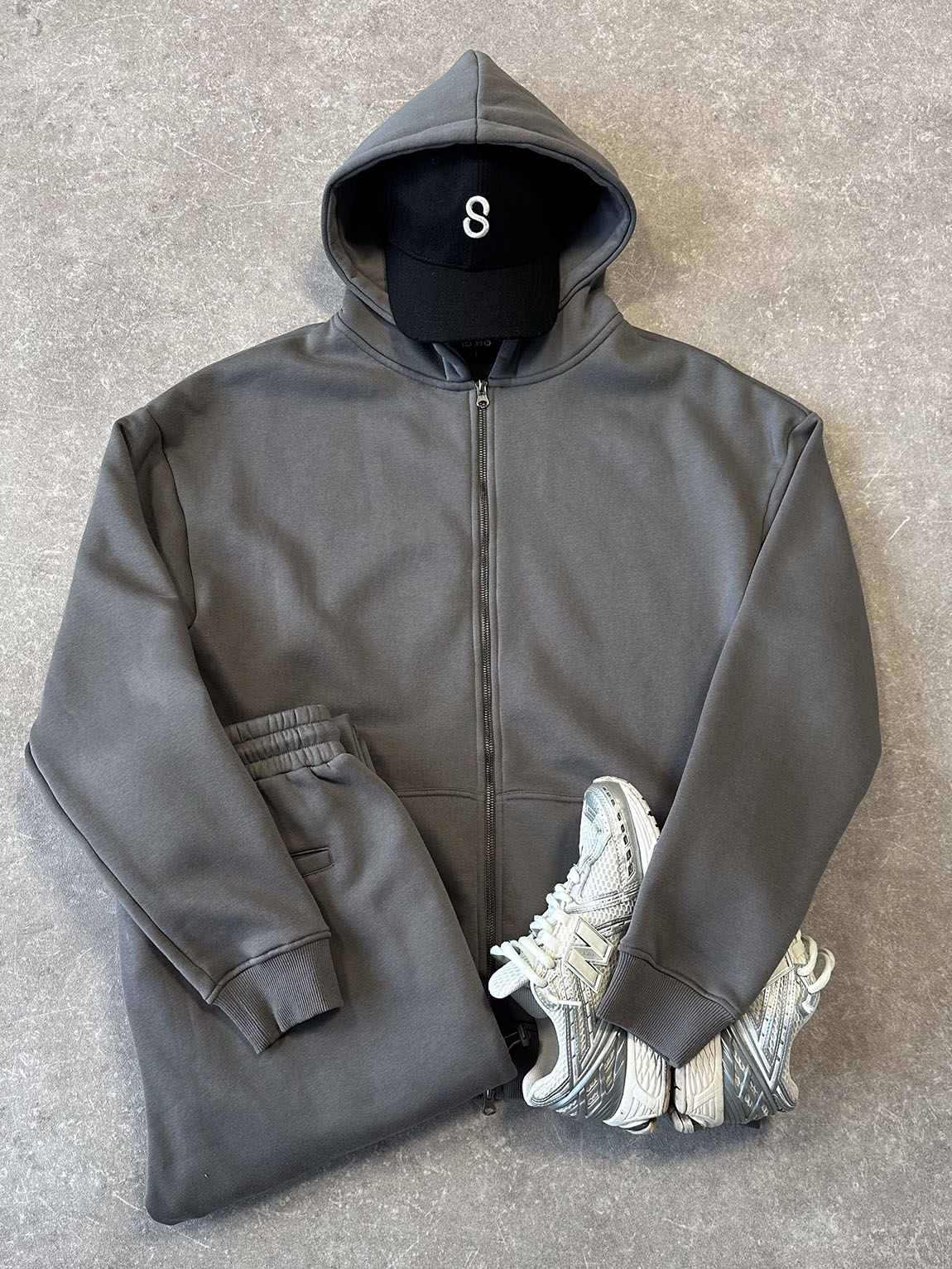 Dark Grey Jogging Set Outfit