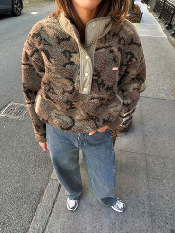 Camo Oversize Teddy Half Zip