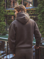 Dunkelbrauner Oversize-Kapuzenpullover