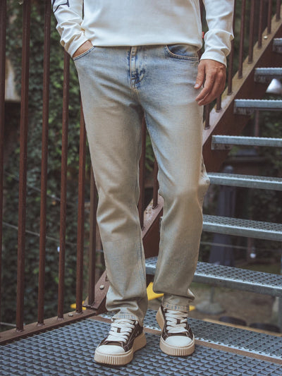 Hell gewaschene Stretch-Denim-Jeans