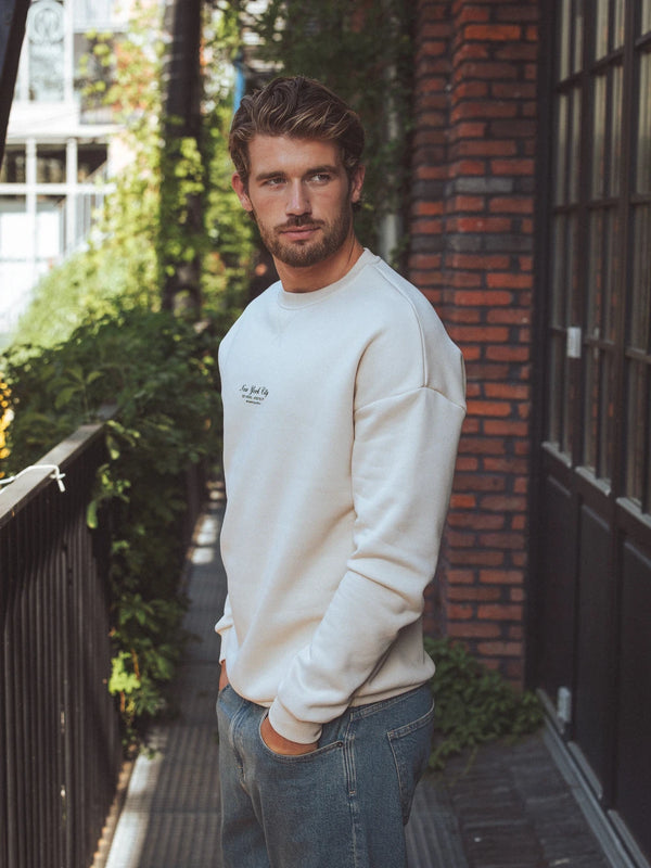Creme New York Oversized Pullover
