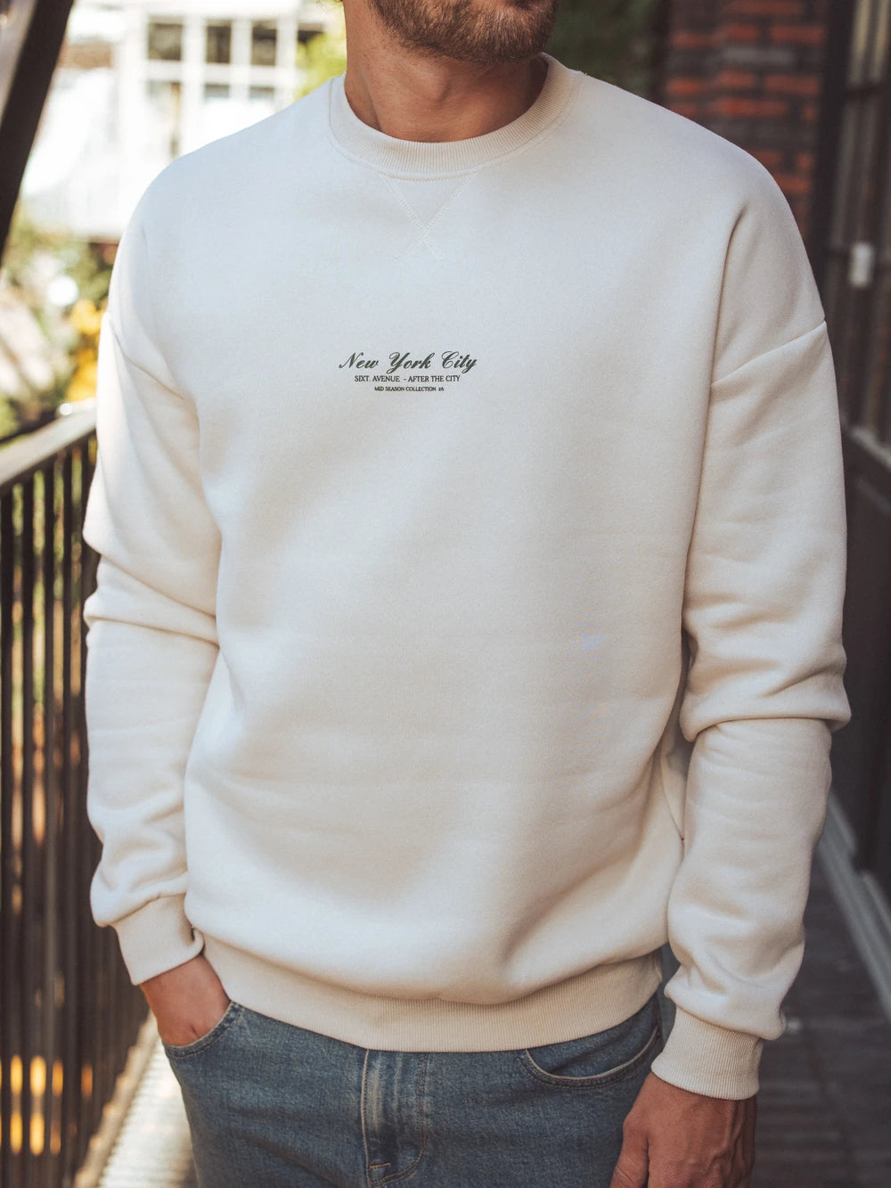 Creme New York Oversized Pullover