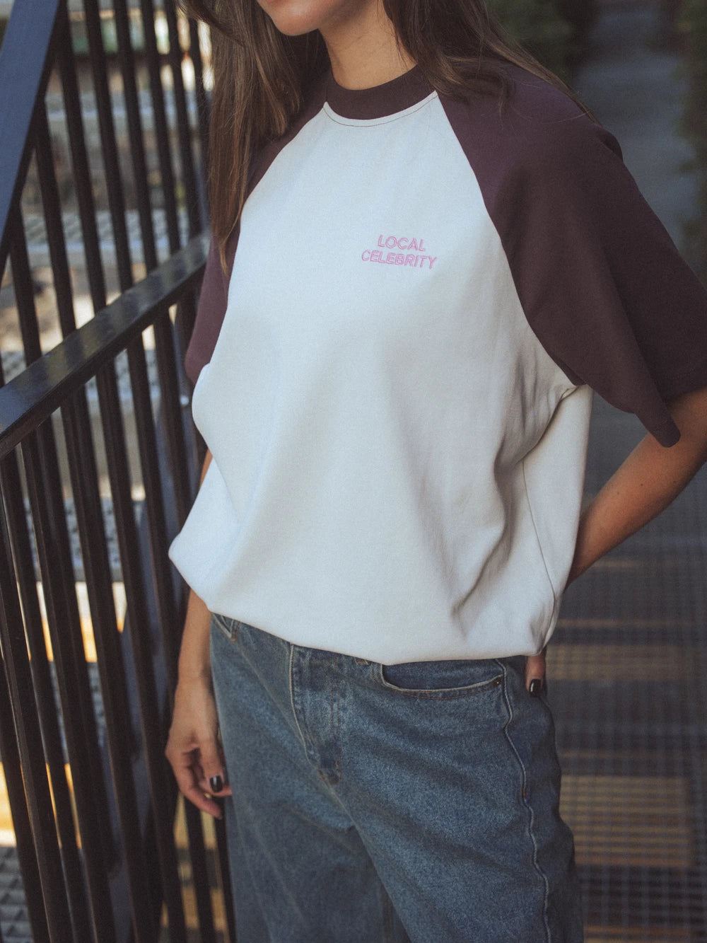 Braunes Raglan-T-Shirt