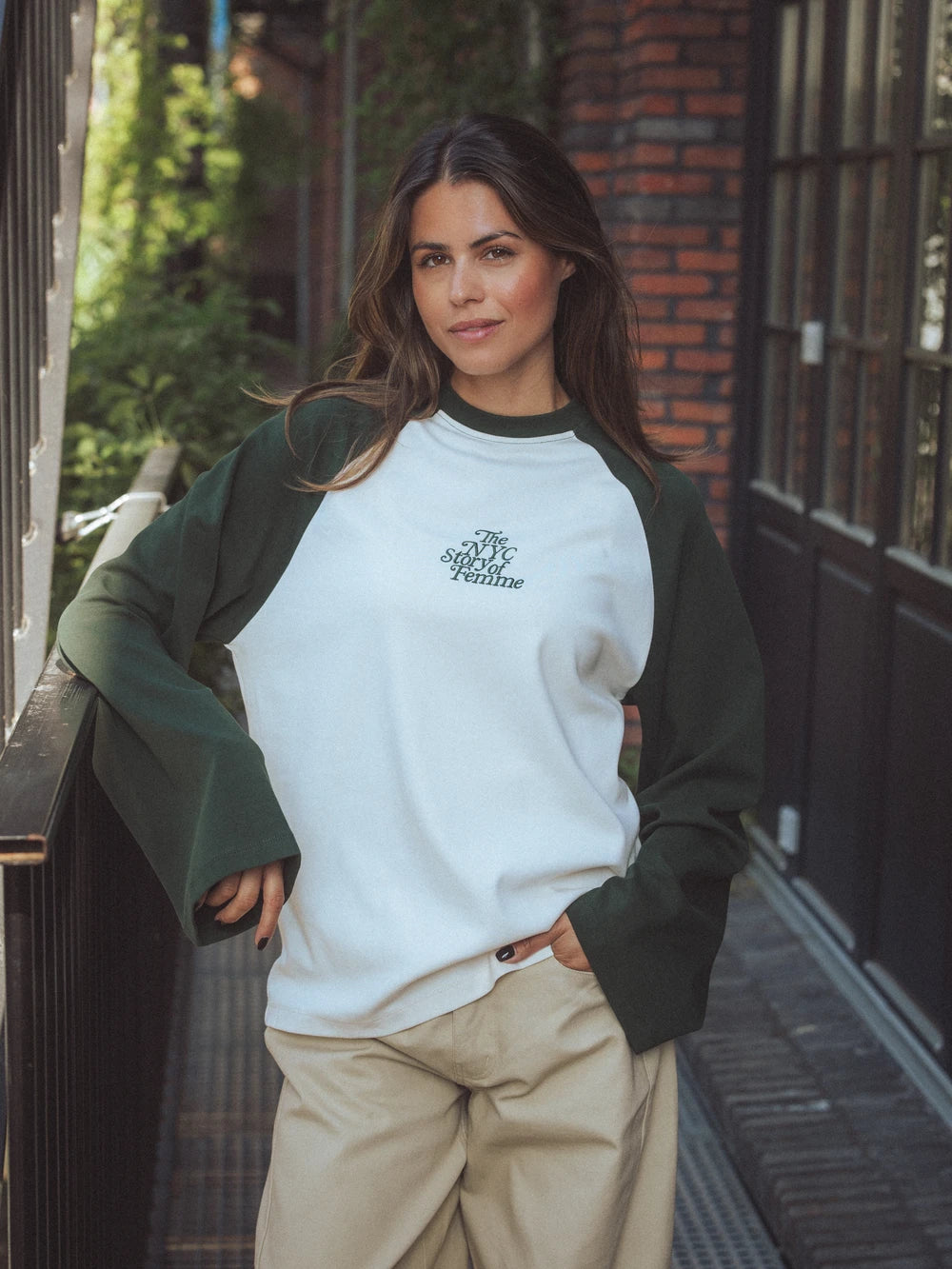 Grünes Langarmshirt mit Raglanärmeln
