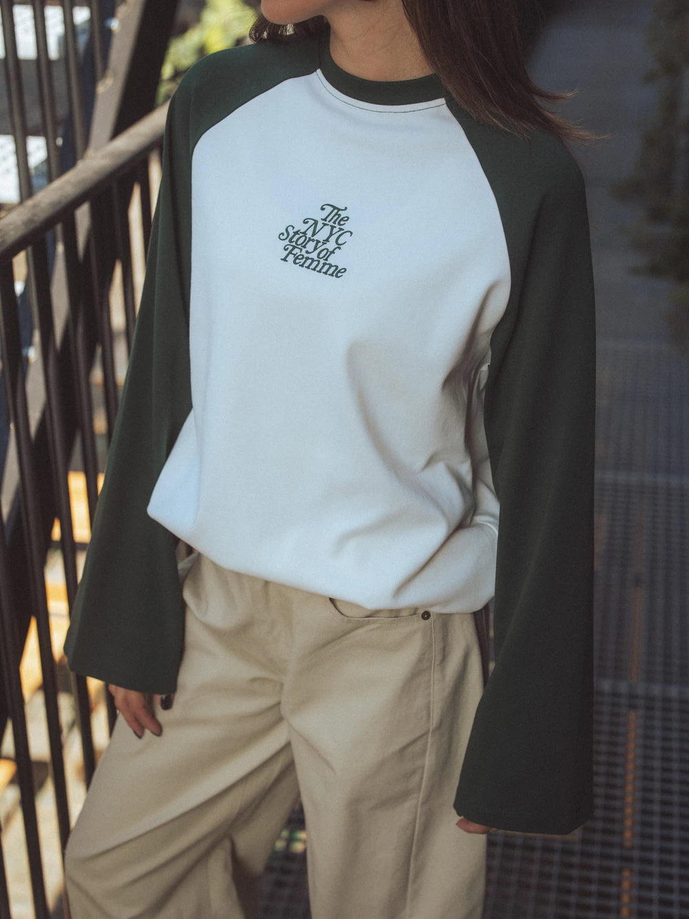 Grünes Langarmshirt mit Raglanärmeln