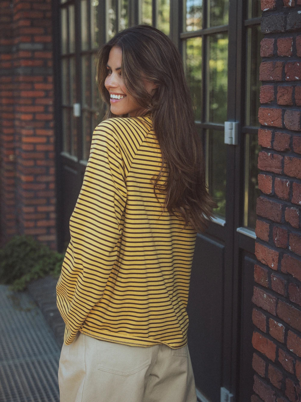 Gelbes Langarmshirt mit Streifen