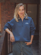Blaues Local Celebrity Polo mit Reißverschluss