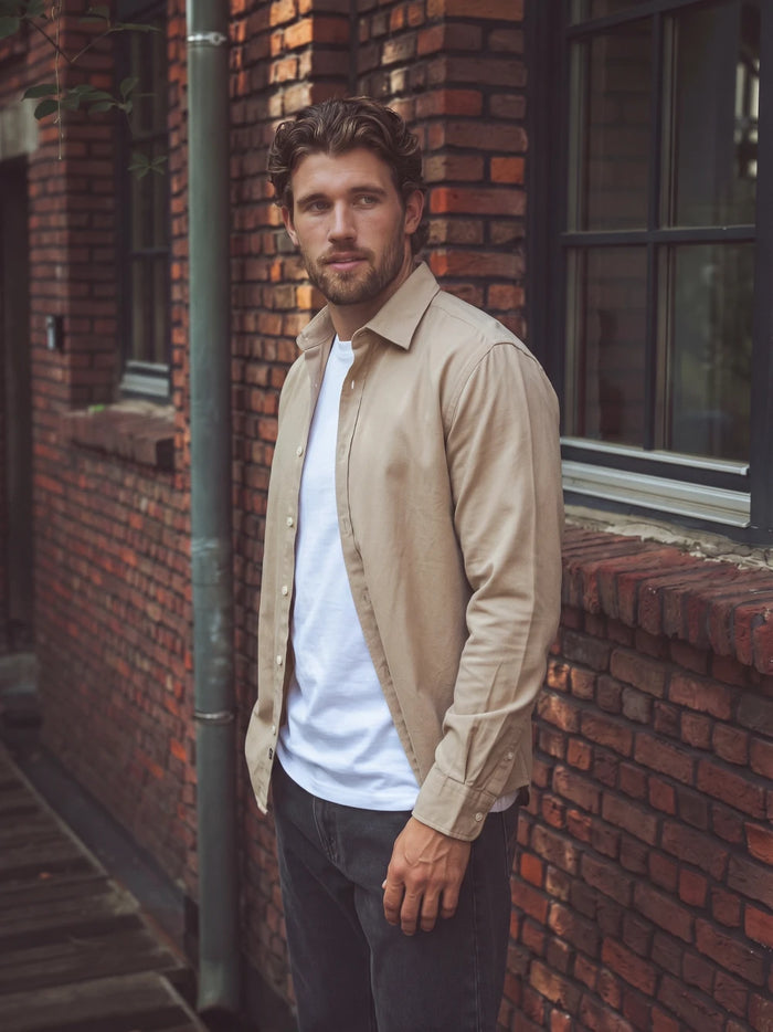 STRUKTURIERTES BAUMWOLLHEMD IN BEIGE